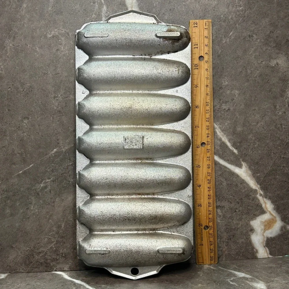 Griswold No 273 Crispy Corn Stick Pan Cast Iron 7 Slot Cornbread Mold 2197